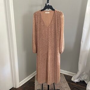 By Together dot print pleated l/s dress size small